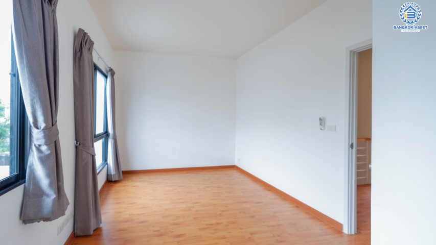 *****ทาวน์เฮ้าส์มือสองย่านนนทบุรี ม.เดอะทรัสต์ทาวน์ ราชพฤกษ์-รัตนาธิเบศร์ 2 คุณภาพระดับ Q.House บนเนื้อที่ 25 ตร.ว. ฟังก์ชัน 4 ห้องนอน 2 ห้องน้ำ 1 ที่จอดรถ สภาพดีมาก ทำเลเดินทางสะดวก ใกล้เซ็นทรัลเวสต์เกต และรถไฟฟ้าสายสีม่วง "สถานีบางรักใหญ่" จองเลย!